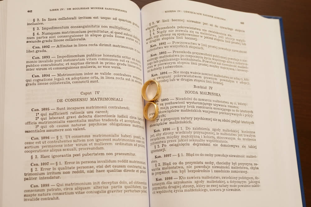 Stwierdzenie nieważności małżeństwa - dlaczego warto skorzystać z pomocy adwokata kościelnego?